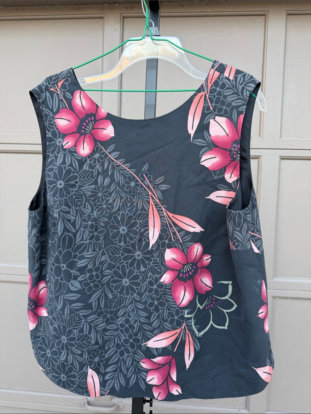 NWT Vintage Tommy Bahama 100% Silk Floral top XL Y2K Tropical Hawaiian Resort